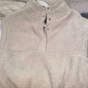 H&M cream fluffy vest
